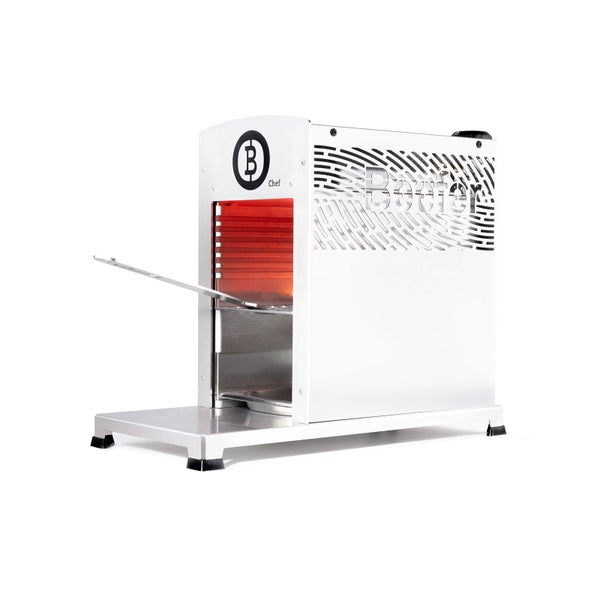 Beefer Chef Hochtemperatur-Gasgrill aus Edelstahl mit glühendem Innenraum.