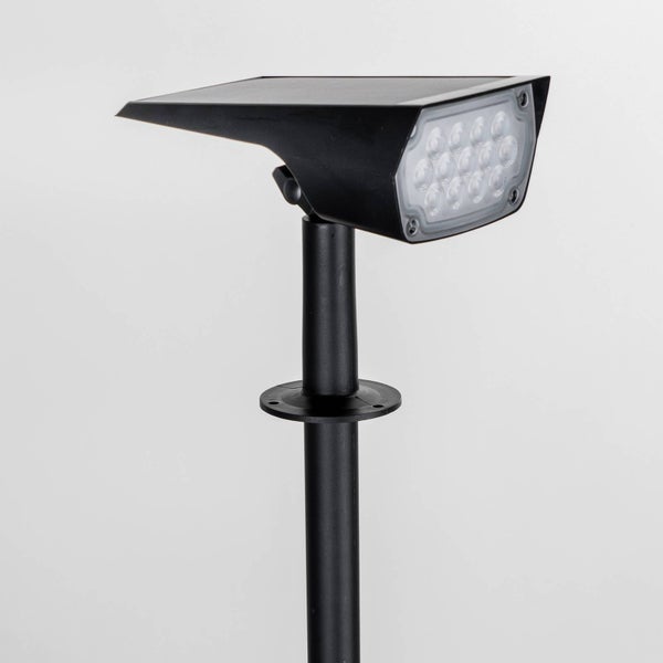 Schwarze LED-Solarleuchte für den Außenbereich mit integriertem Solarpanel und Montagestab.