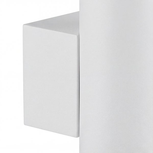 Moderne Wandleuchte in eckiger Form für den Außenbereich