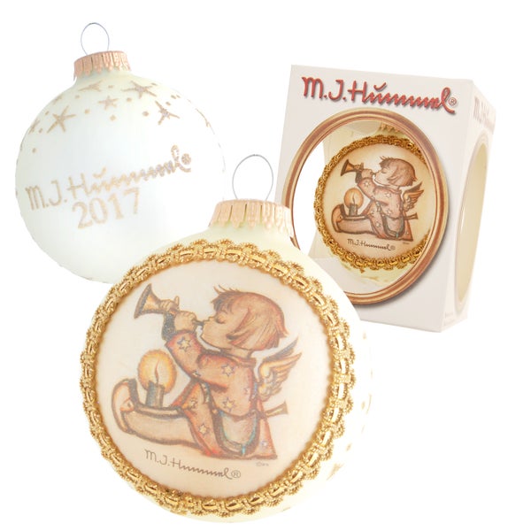 Hellgold matt 8cm Glaskugeln M.I. Hummel, Engel mit Trompete, Handdekoration mit Seidenbild und Borde (1 Stück), 1 Stck., Weihnachtsbaumkugeln, Christbaumschmuck, Weihnachtsbaumanhänger