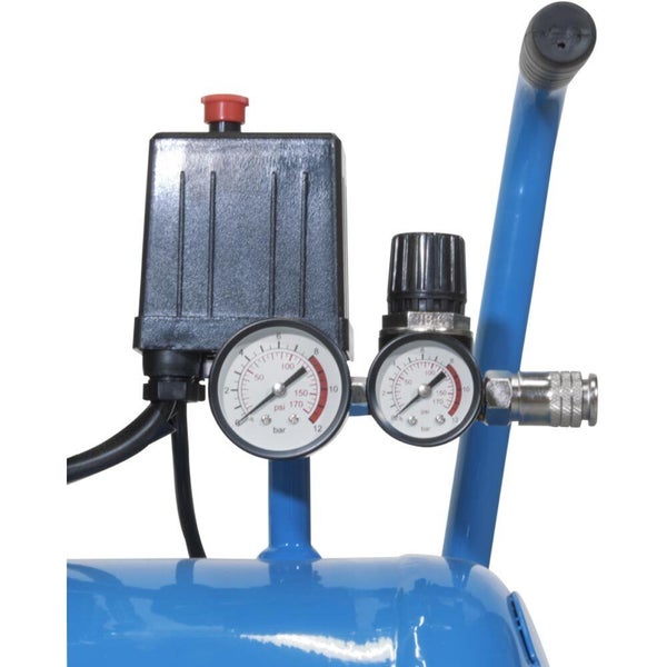 Druckschalter und Druckregler mit zwei Manometern an einem Kompressor
