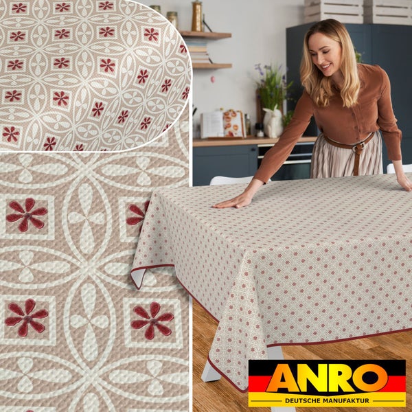 Gemusterte Tischdecke auf einem Tisch, Anro Deutsche Manufaktur Logo
