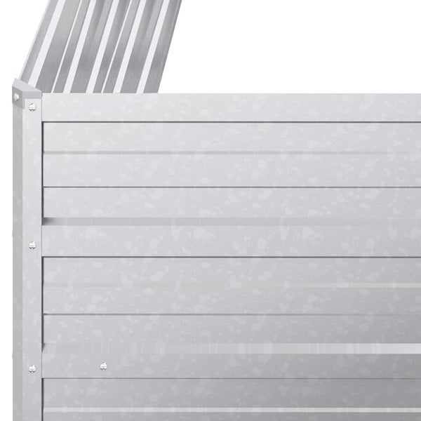 Detailansicht eines verzinkten Hochbeets aus Metall mit horizontalen Paneelen und stabilen Eckverschraubungen.