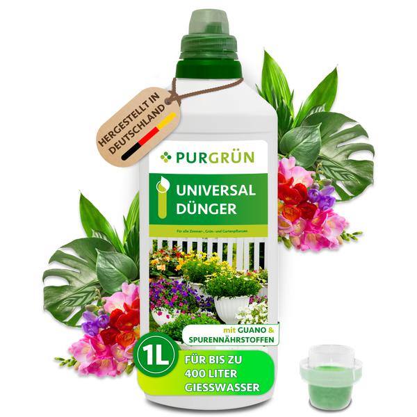 Ein lächelnder Mann mit Strohhut und Schürze vor einer Hecke neben einer Flasche Purgrün Universaldünger für Pflanzen. Purgrün Logo.