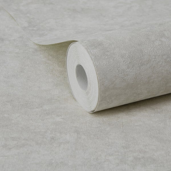 Strukturierte Vliestapete auf einer Rolle mit feiner Textur für die Wandgestaltung im Innenbereich.