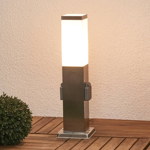 Lindby Sockelleuchte / Wegeleuchte mit 2 integrierten Steckdosen, Gartenlampe 45 cm spritzwassergeschützt IP44 1x E27 max. 40W ohne Leuchtmittel
