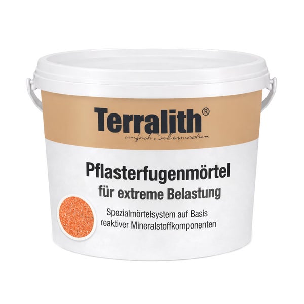 Terralith Pflasterfugenmörtel für extreme Belastung, reaktives Spezialmörtelsystem mit orangefarbenem Granulat im Kunststoffeimer.