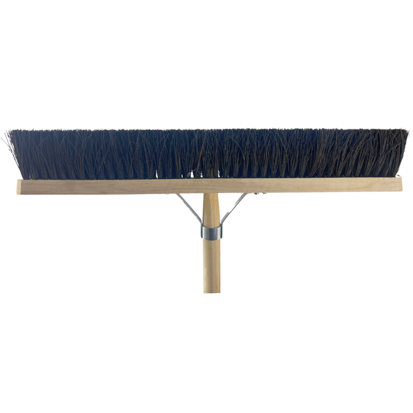 Straßenbesen mit Holzstiel und dunklen Borsten