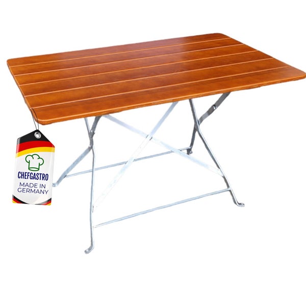 Klappbarer Biergartentisch mit Holzlatten-Tischplatte und verzinktem Metallgestell, Chefgastro Logo, hergestellt in Deutschland.