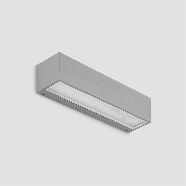 Moderne, rechteckige Außenwandleuchte aus Metall mit integriertem LED-Leuchtmittel für direktes Licht.