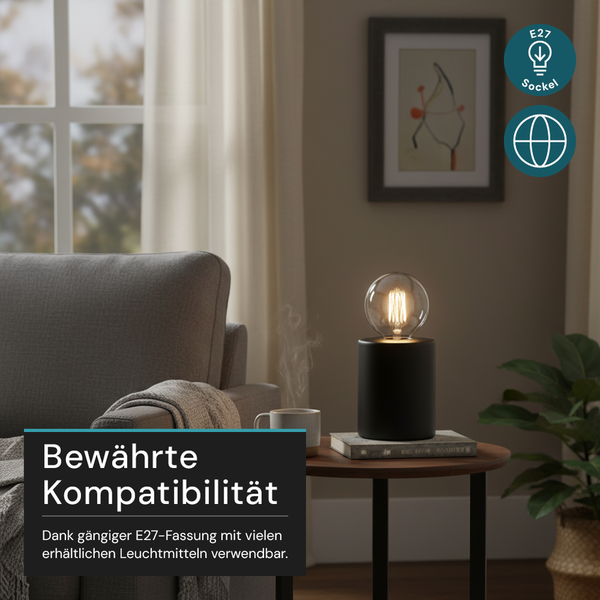 Dekorative Tischleuchte auf einem Beistelltisch in einem Wohnzimmer mit E27 Fassung