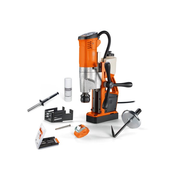 Magnet-Kernbohrmaschine-Set mit Zubehör wie Zentrierstiften, Berührschutz, Sicherheitsgurt, Spänehaken, Schneidpaste und Bohrersatz.