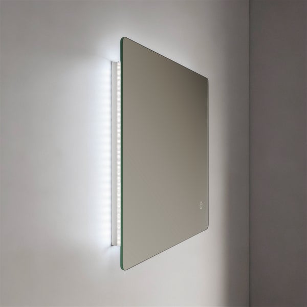 Badspiegel rechteckig mit rückseitiger LED-Beleuchtung und Touch-Sensor auf der Glasoberfläche.