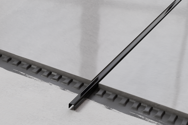 C-Profil aus geschliffenem Edelstahll 2440mm X 10mm x 9mm - schwarz glänzend