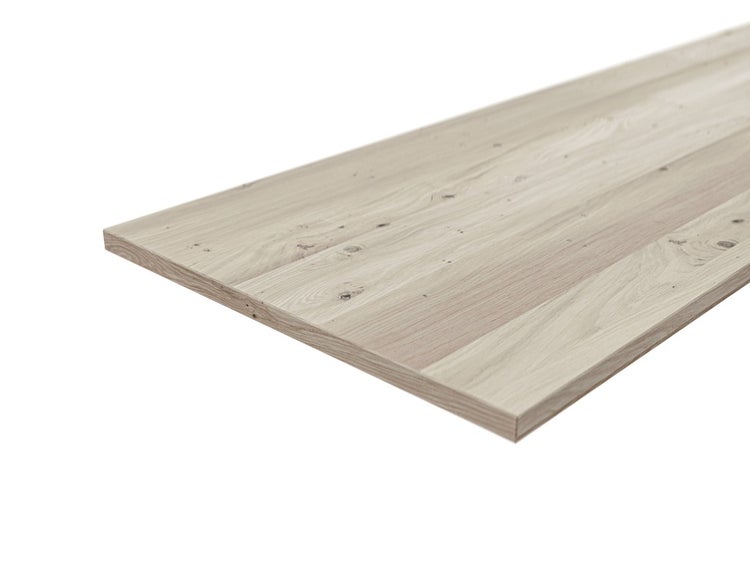 Massivholzplatte aus Eiche mit sichtbarer Maserung und Ästen.