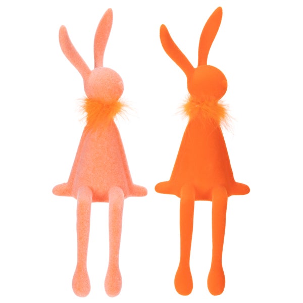 Zwei dekorative Osterhasen aus Stoff mit flauschigem Kragen