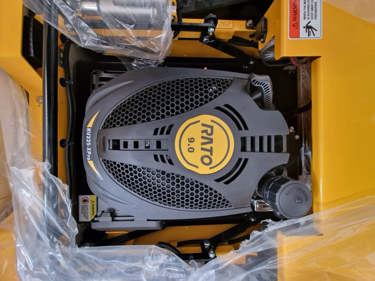 Rato RV225-XPro Motor für Rasenmäher mit Warnhinweis und Firmenlogo