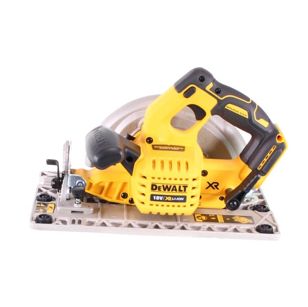 DeWALT Akku-Handkreissäge 18 Volt XR mit bürstenlosem Motor und stabiler Führungsplatte.