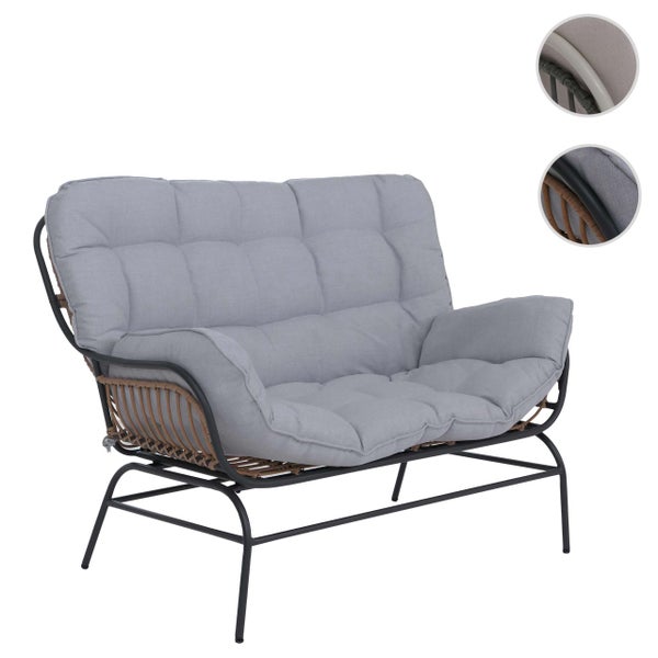 2-Sitzer Gartensofa mit Metallgestell, dekorativem Geflecht und gepolsterter Auflage.