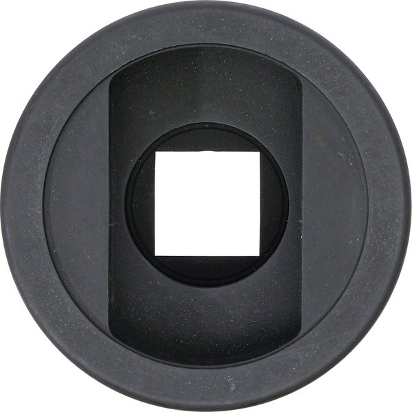 Spiralbohrer bohrt durch Metallprofil