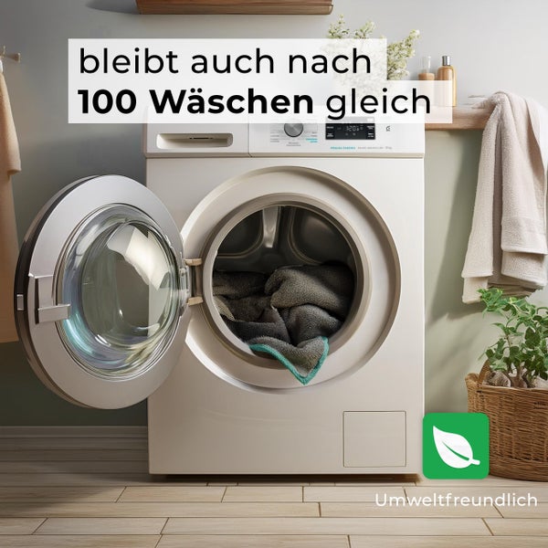 Waschmaschine mit geöffneter Tür und Wäsche in hellem Bad. Text verspricht Beständigkeit nach hundert Wäschen. Umweltfreundlich.