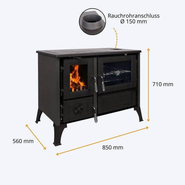 Schwarzer Holzherd mit Backofen, Breite 850 Millimeter, Höhe 710 Millimeter, Tiefe 560 Millimeter, Rauchrohranschluss Durchmesser 150 Millimeter.