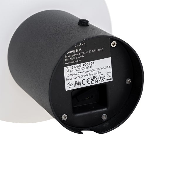Typenschild an der Unterseite einer LED-Tischleuchte mit Angaben zu IP44 Schutzart, CE-Kennzeichnung, UKCA-Zeichen und 3 Watt Leistung.