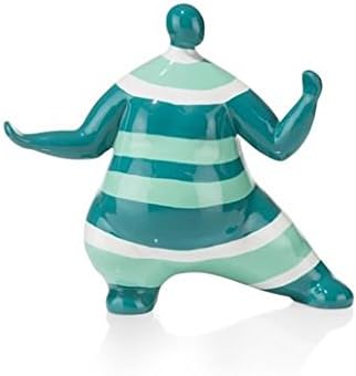 Zwei Kleintiergehege mit schwarzem Metallgitter und grauer Kunststoffwanne in Wohnraumumgebung.