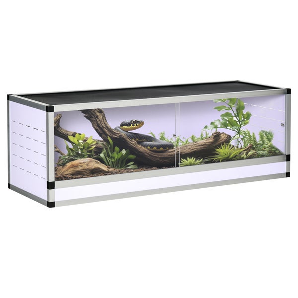 Terrarium für Reptilien mit Schlange, Wurzel und Pflanzen, Aluminiumrahmen und Glasschiebetüren.
