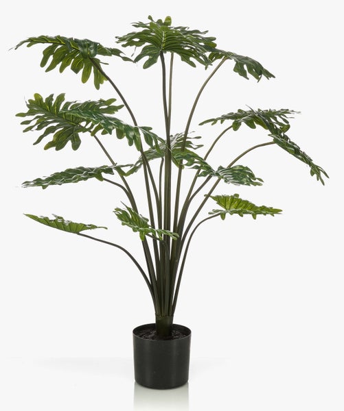 Künstliche Sukkulente in einem rustikalen Terrakottatopf mit dunklem Kies.