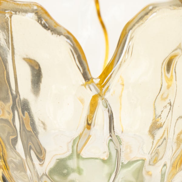 Nahaufnahme einer Glasvase mit abstraktem Dekor