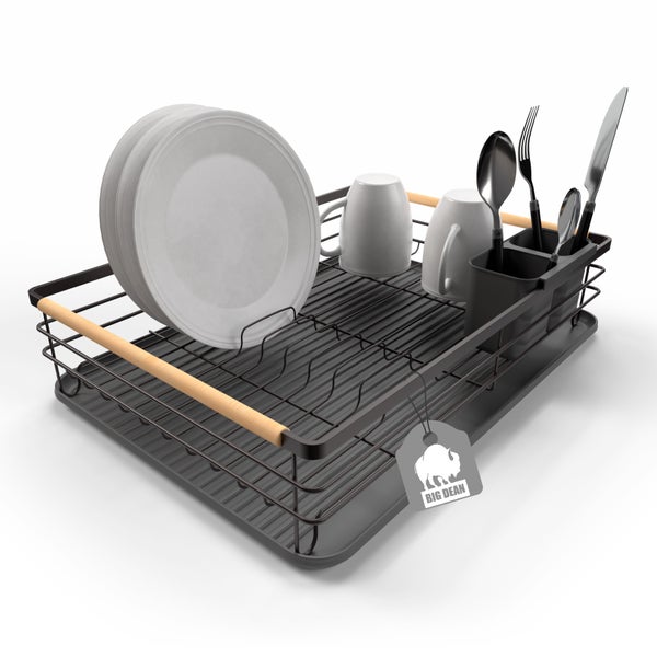 Geschirrabtropfgestell mit Tellern, Tassen und Besteck
