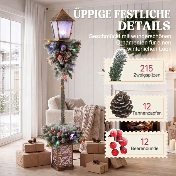 Festlich dekorierte Laterne als Weihnachtsbaum mit 215 Zweigspitzen, 12 Tannenzapfen und 12 Beerenbündeln in einem weihnachtlich geschmückten Raum