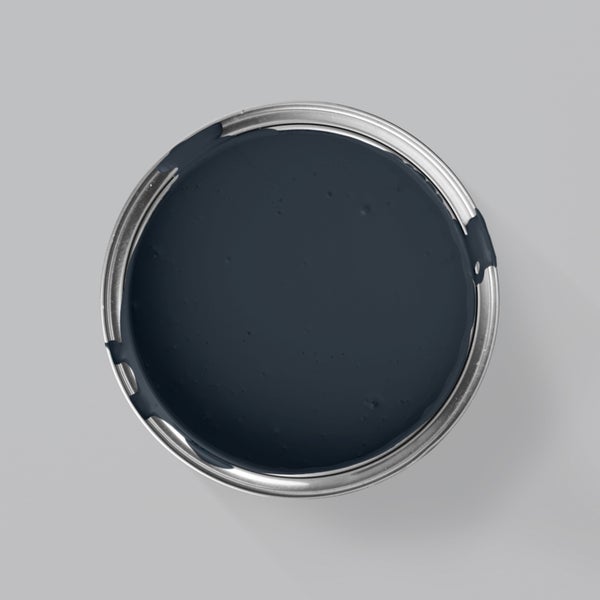 MissPompadour abwaschbare Wandfarbe 1L Blau mit Tinte - hohe Deckkraft und Ergiebigkeit - matte, scheuerbeständige Innenfarbe - geruchsarm, wasserbasiert, atmungsaktiv - Die Nützliche