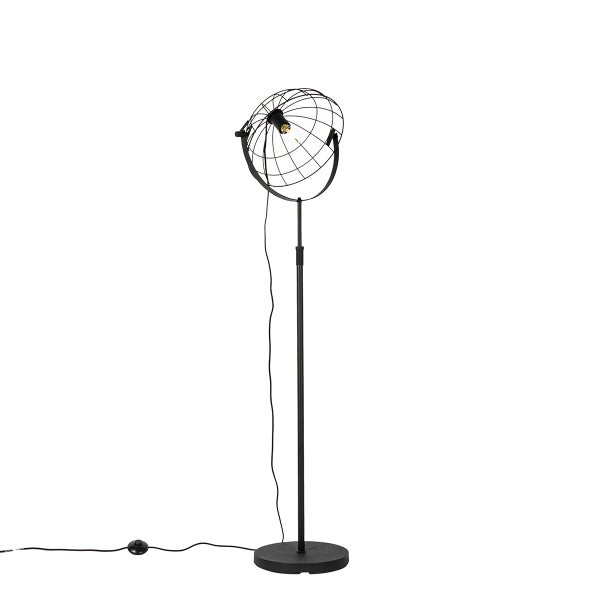 Schwarze Stehlampe mit Lampenschirm aus Metallgitter