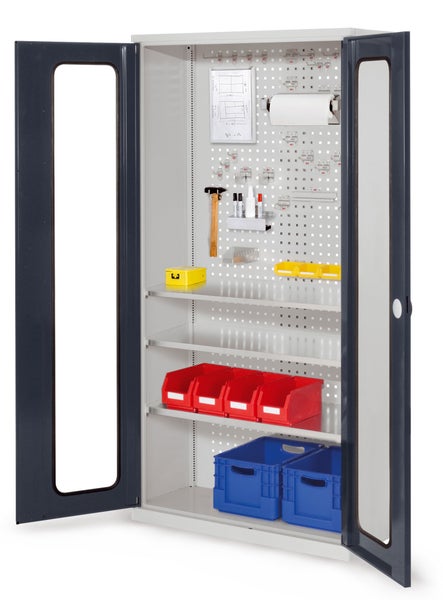 Werkstattschrank mit Regalböden und Werkzeugen