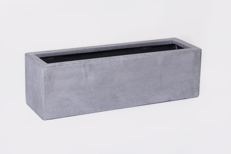 Rechteckiger Pflanzkasten in Beton-Optik für Garten und Balkon.