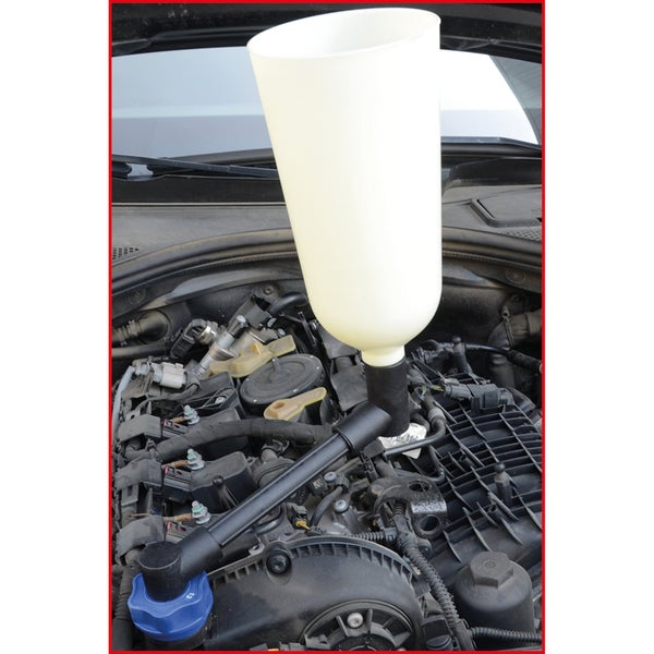 Trichter mit Adapter zum Einfüllen von Öl in einen Motor