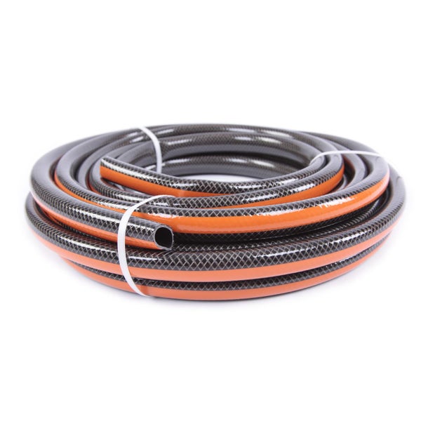 Aufgerollter Gartenschlauch