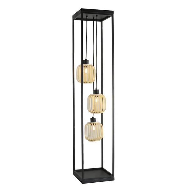 Stehlampe mit drei Lampenschirmen aus Holz in einem schwarzen Metallrahmen