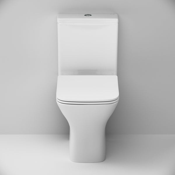 Stand-WC aus Sanitärkeramik mit Spülkasten