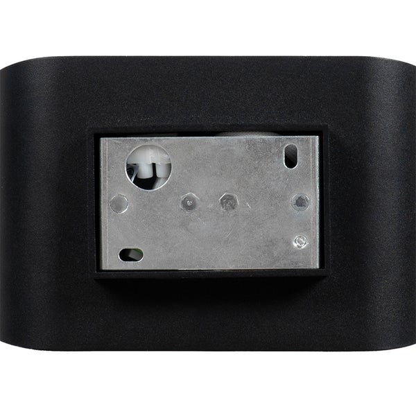 Rückseite einer schwarzen Wandleuchte