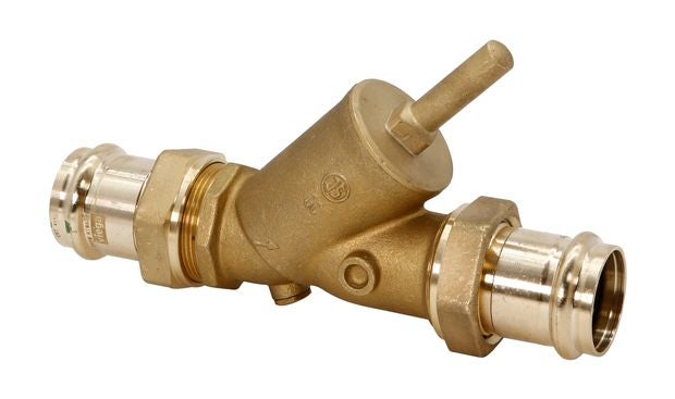 Viega Schrägsitzventil aus Messing mit Pressanschlüssen für Sanitär- und Heizungsinstallationen
