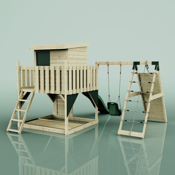 Draufsicht auf einen Kinderspielturm aus Holz mit grüner Rutsche, Kletterwand und Kletternetz.