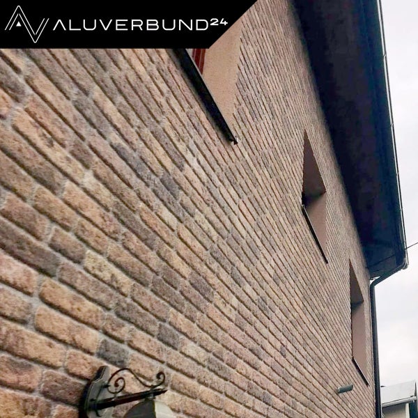 Hausfassade mit Aluminiumverbundplatten in Backsteinoptik