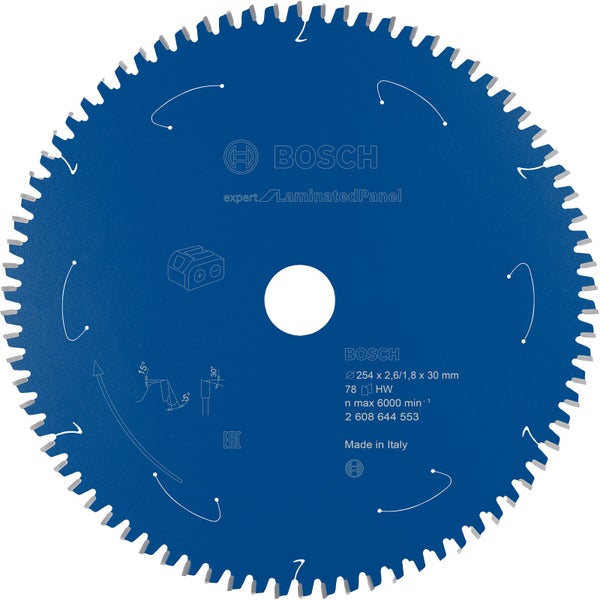 Drei beschichtete Spanplatten im Querschnitt