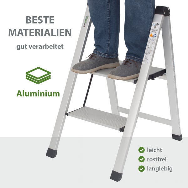Aluminium Klapptritt mit einer Person darauf, leicht, rostfrei und langlebig