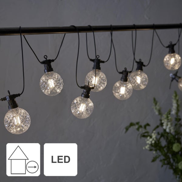 Lichterkette mit klarer, gemusterter Kugel