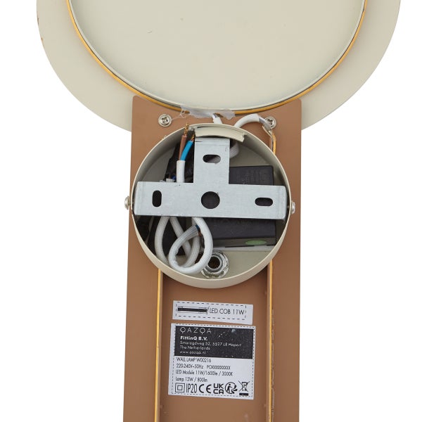 Wandleuchte Rückansicht mit LED-Modul, interner Verkabelung, Montagebügel und Typenschild mit technischen Daten.