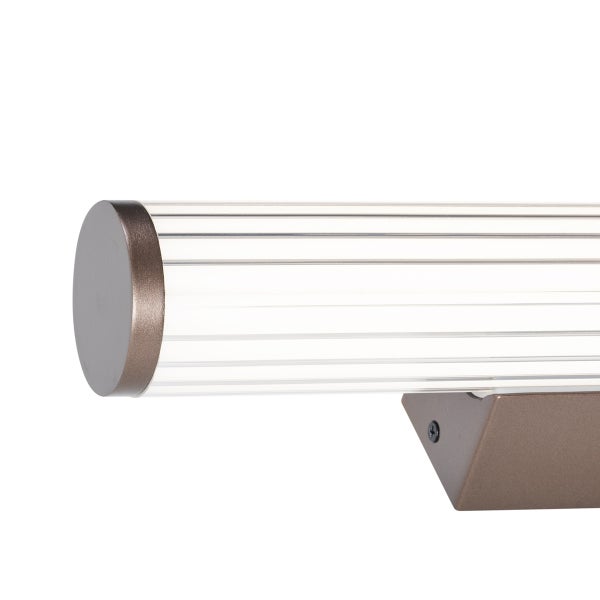 Detailaufnahme einer Badezimmerleuchte mit klaren Glasstäben und Befestigung